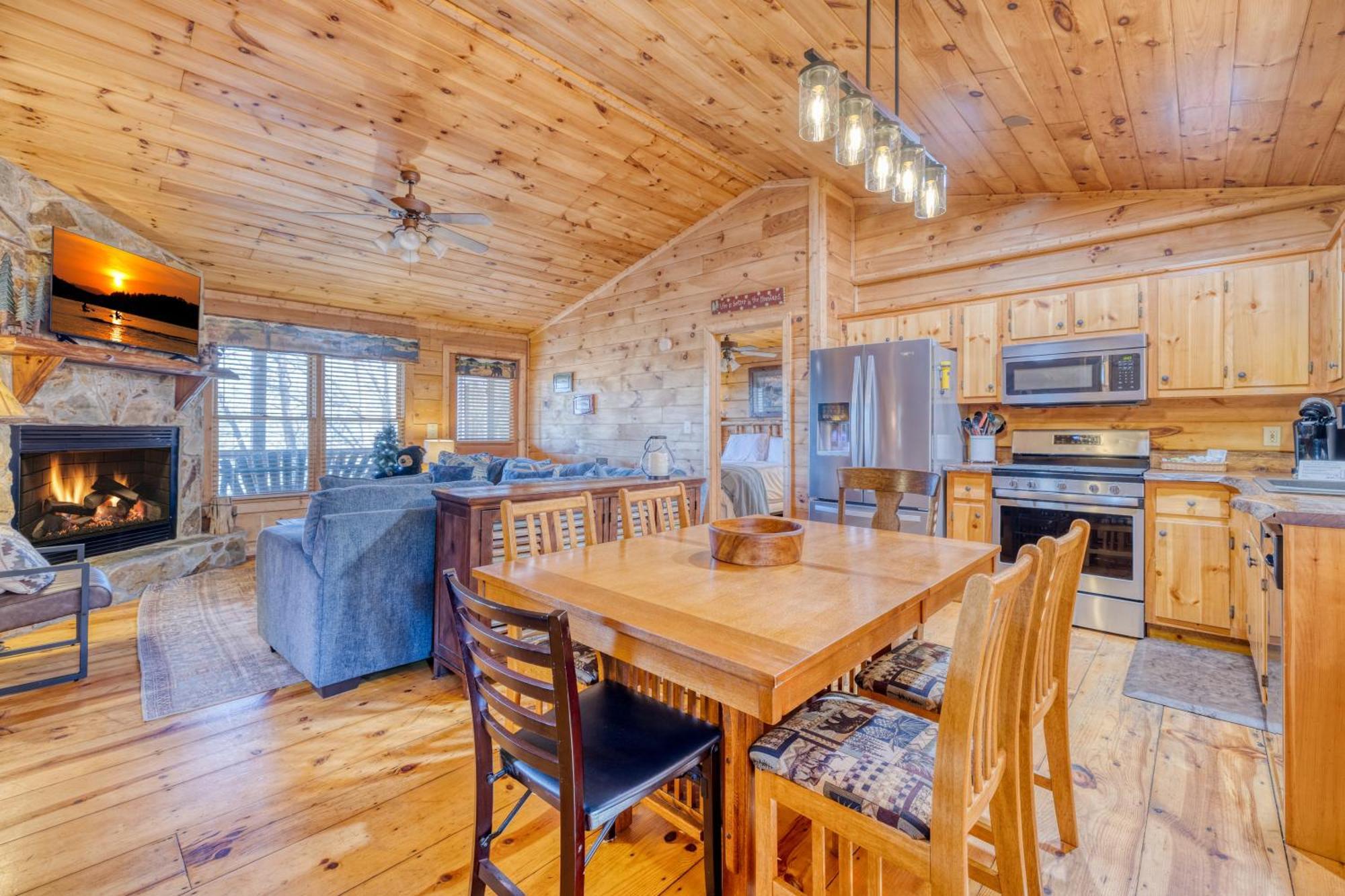 Secluded Sunrise Ridge-10 Min From Blue Ridge, King Beds, Hot Tub, 2 Porches, Fireplace Wood Burning, Mountain View, Cozy Exterior foto